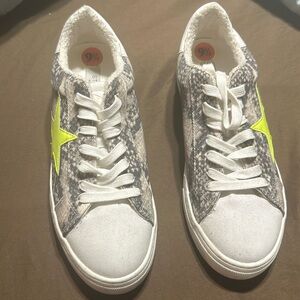 Steven Faux Snake Skin w/Neon Star Sneakers